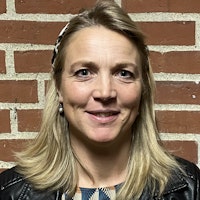 Dorthe V. Houmøller
